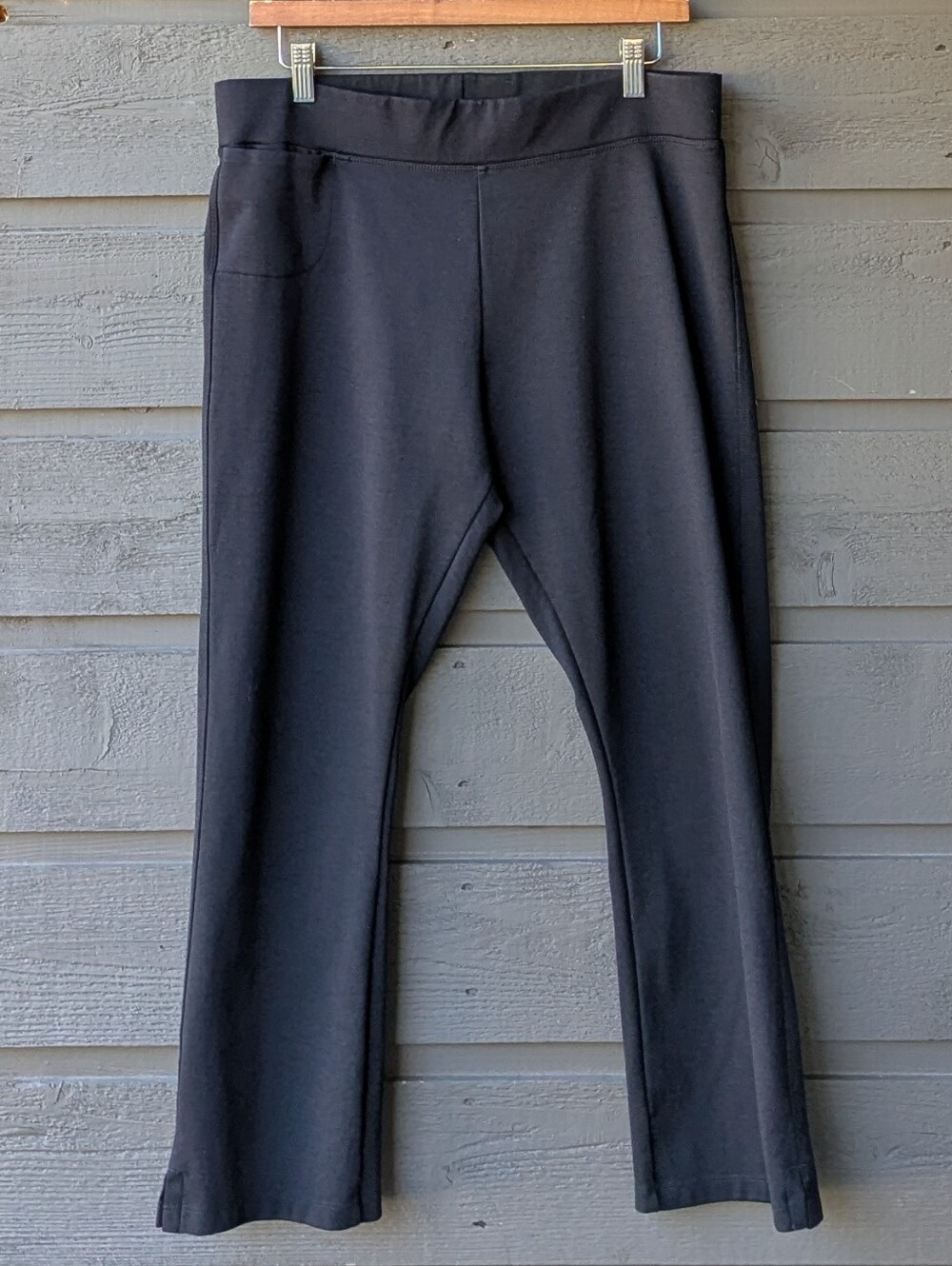 American Giant Black Ponte Kick Flare Crop Capri Pants Size 16 Stretchy!
